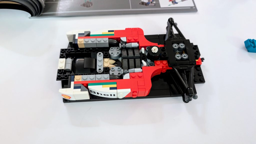 LEGO McLaren MP4/4 building process - end of bag 2